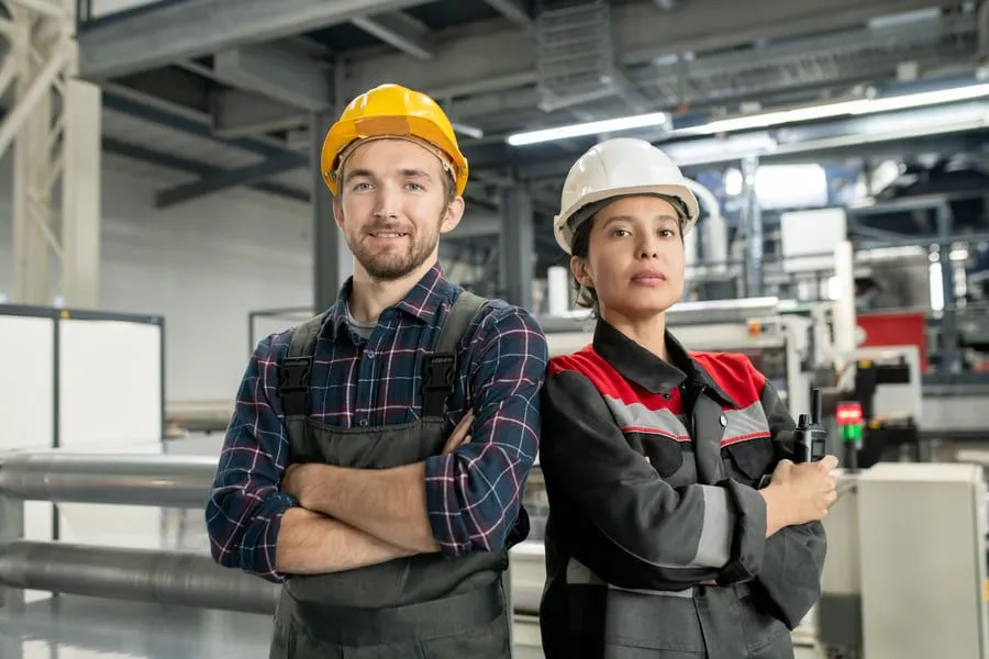 РАБОЧАЯ ОДЕЖДА ДЛЯ ПРОМЫШЛЕННОСТИ И ПРОИЗВОДСТВЕННОГО ПЕРСОНАЛА